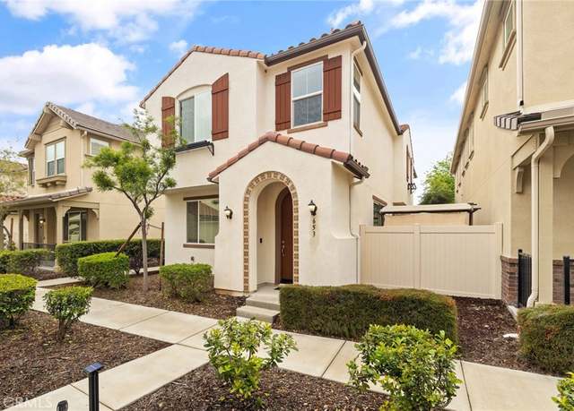 Property at 653 S Mandarin Ln, Rialto, CA 92376, 3 beds, 2.5 baths