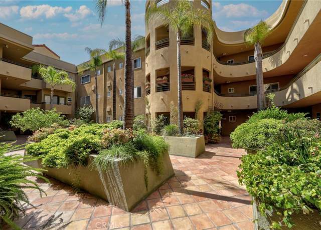 Property at 12841 Bloomfield St #103, Studio City, CA 91604, 2 beds, 2.5 baths