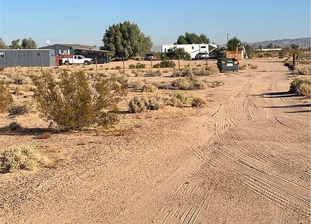 Property at 32990 Harvard Rd, Newberry Springs, CA 92365, 4 beds, 2 baths