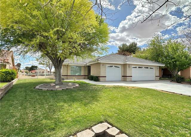 Property at 27813 Hummingbird Ln, Helendale, CA 92342, 4 beds, 2 baths