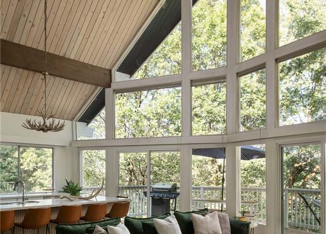 Property at 27984 St Bernard Ln, Lake Arrowhead, CA 92352, 4 beds, 3 baths