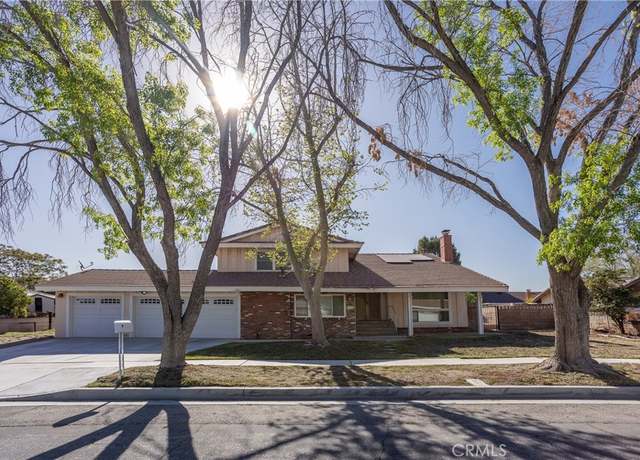 Property at 1646 Staffordshire Dr, Lancaster, CA 93534, 5 beds, 3 baths