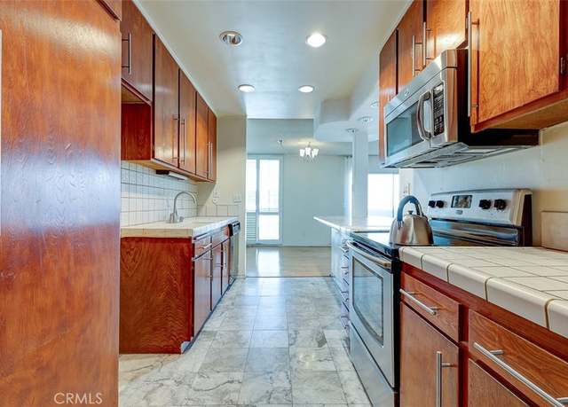 Property at 5454 Zelzah Ave #215, Encino, CA 91316, 2 beds, 2 baths
