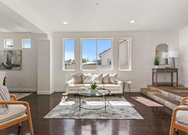 Property at 2490 Bear Rock Gln, Escondido, CA 92026, 4 beds, 2.5 baths