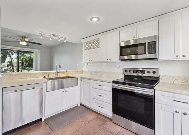 Property at 140 El Norte Pkwy, Escondido, CA 92026, 2 beds, 2.5 baths