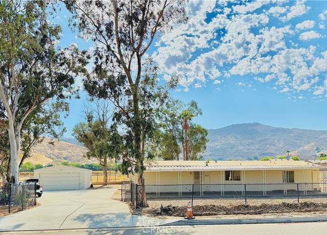 Property at 312 N Warren Rd, San Jacinto, CA 92582, 2 beds, 2 baths