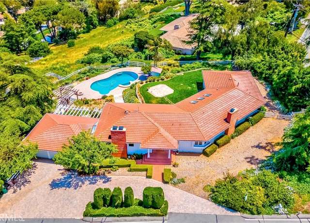 Property at 1 Hackamore Rd, Rolling Hills, CA 90274, 4 beds, 3.5 baths
