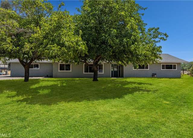 Property at 10858 N Armstrong Ave, Clovis, CA 93619, 3 beds, 3 baths