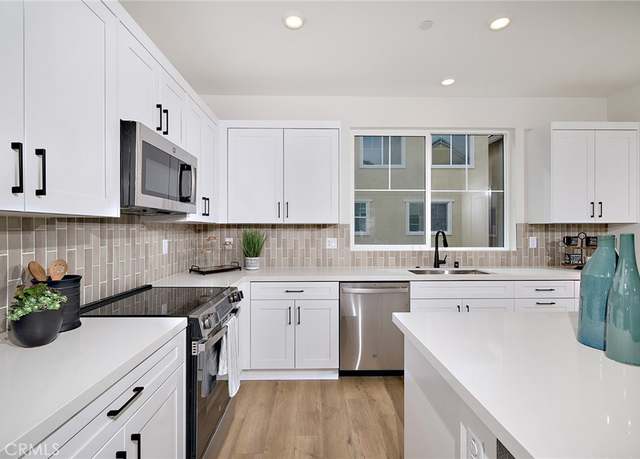 Property at 6052 Fairfax Dr, Eastvale, CA 92880, 3 beds, 2.5 baths