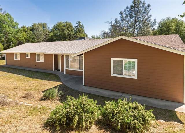 Property at 31200 Revis Rd, Coarsegold, CA 93614, 4 beds, 2 baths
