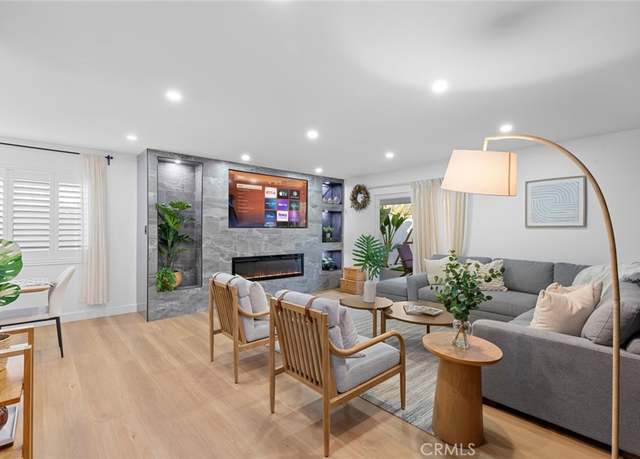 Property at 16782 Heritage Ln, Huntington Beach, CA 92647, 4 beds, 2 baths