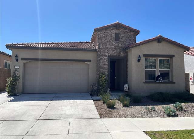 Property at 11915 Sagecrest Ct, Corona, CA 92883, 2 beds, 2 baths