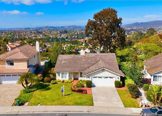 Property at 1633 Willowspring Dr N, Encinitas, CA 92024, 4 beds, 2 baths