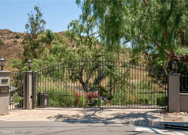 Property at 9911 Overhill Dr, North Tustin, CA 92705, 5 beds, 4 baths