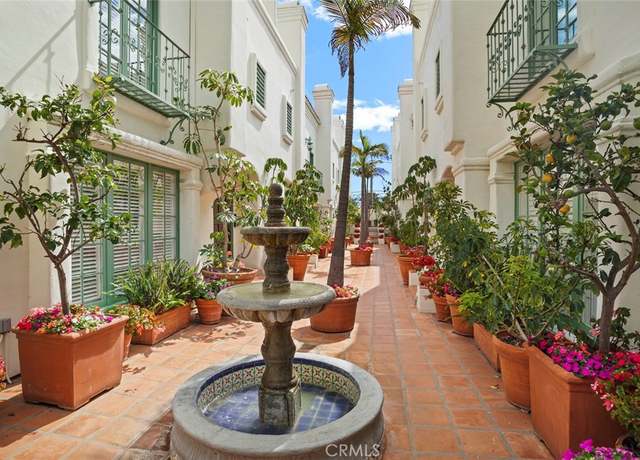 Property at 930 20th St #6, Santa Monica, CA 90403, 2 beds, 2.5 baths