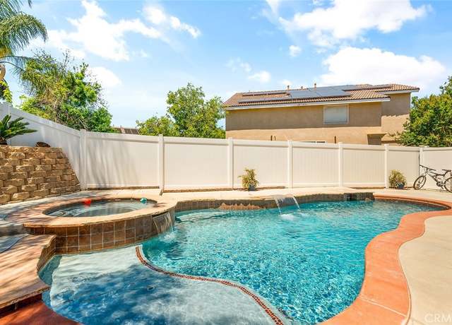 Property at 307 Pamela Ct, Hemet, CA 92544, 5 beds, 3 baths