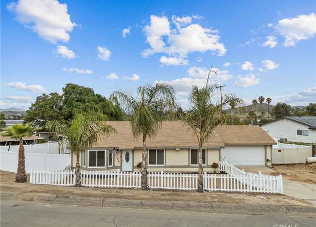 Property at 29131 Avenida De Las Flores, Menifee, CA 92587, 3 beds, 2 baths