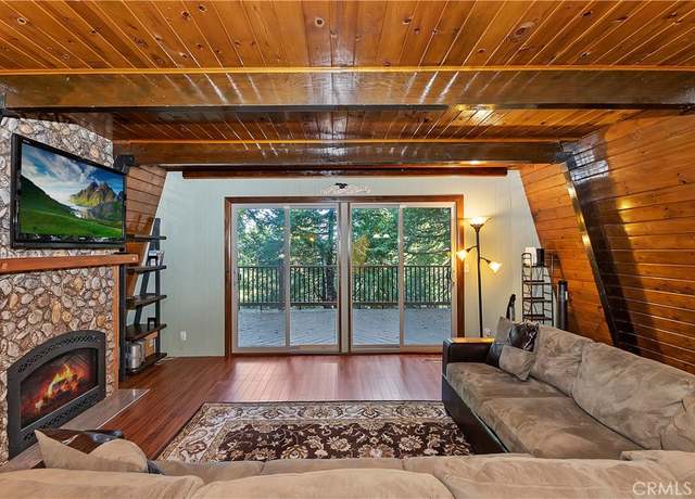 Property at 24091 Lakeview Dr, Crestline, CA 92325, 3 beds, 2 baths