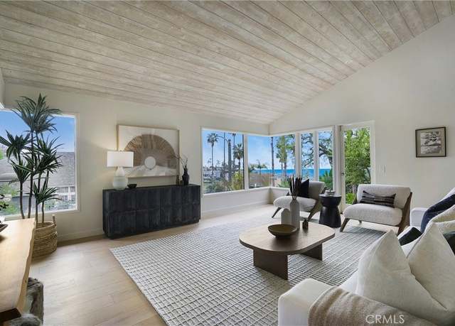 Property at 2240 Hillview Dr, Laguna Beach, CA 92651, 4 beds, 2.5 baths
