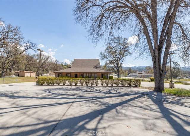 Property at 50089 Road 427, Oakhurst, CA 93644, 3 beds, 2 baths