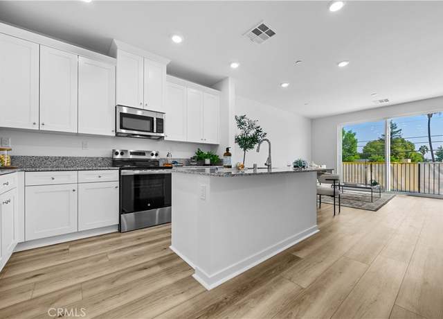 Property at 9423 N Sepulveda Blvd #2, North Hills, CA 91343, 3 beds, 3 baths