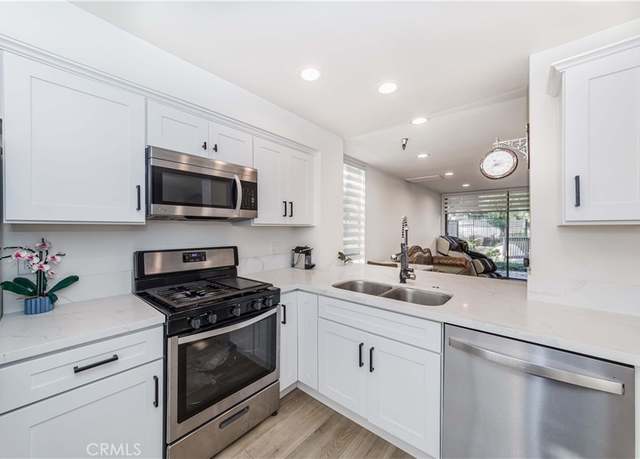 Property at 5441 Twin Lakes Dr, Cypress, CA 90630, 2 beds, 1.5 baths