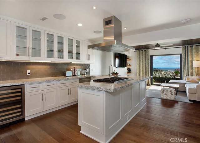 Property at 21783 Ocean Vista Dr, Laguna Beach, CA 92651, 2 beds, 2.5 baths