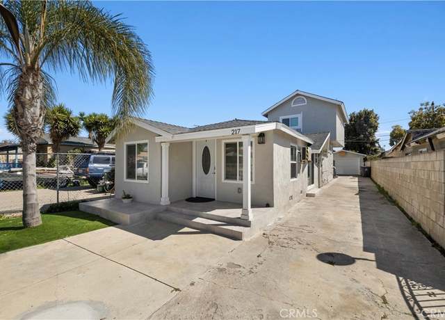 Property at 217 N Laurel St, Santa Ana, CA 92703, 6 beds, 3 baths