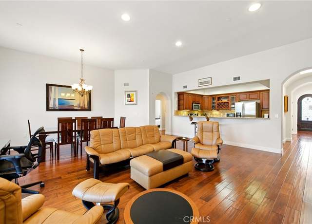 Property at 1835 S Barrington Ave #2, Los Angeles, CA 90025, 3 beds, 2.5 baths