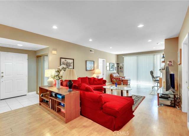 Property at 10511 Ashton Ave #101, Los Angeles, CA 90024, 2 beds, 2.5 baths