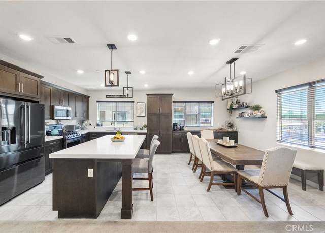 Property at 1577 Castillo Way #5, Vista, CA 92081, 4 beds, 3.5 baths