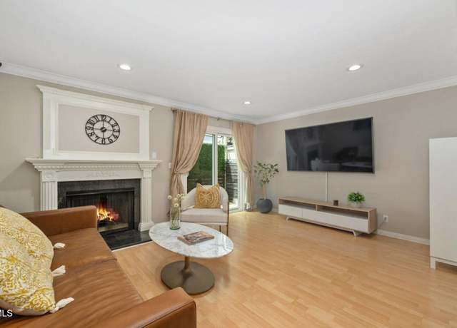 Property at 3130 Montrose Ave #110, La Crescenta, CA 91214, 2 beds, 2.5 baths