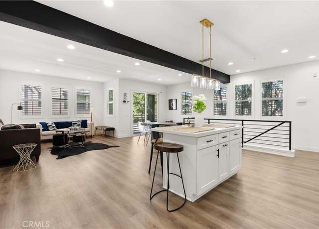Property at 640 E Jeanette Ln, Santa Ana, CA 92705, 3 beds, 2.5 baths