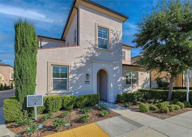 Property at 21773 Propello Dr, Saugus, CA 91350, 4 beds, 3 baths