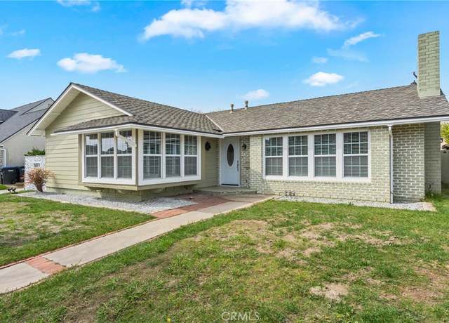 Property at 11821 Kensington Rd, Rossmoor, CA 90720, 3 beds, 2 baths