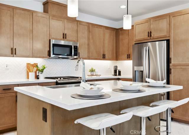 Property at 2371 Horseback Rd, Rancho Mission Viejo, CA 92694, 2 beds, 2.5 baths
