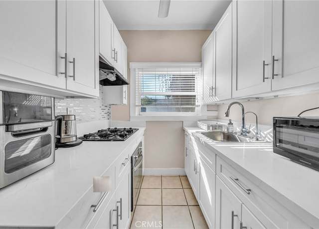 Property at 4125 S Figueroa St #218, Los Angeles, CA 90037, 1 bed, 1 bath