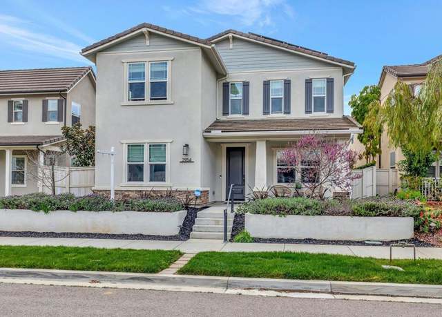 Property at 2954 Fledgling Dr, Escondido, CA 92029, 4 beds, 4.5 baths