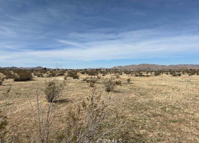 Property at 112 Colusa Rd, Apple Valley, CA 92307
