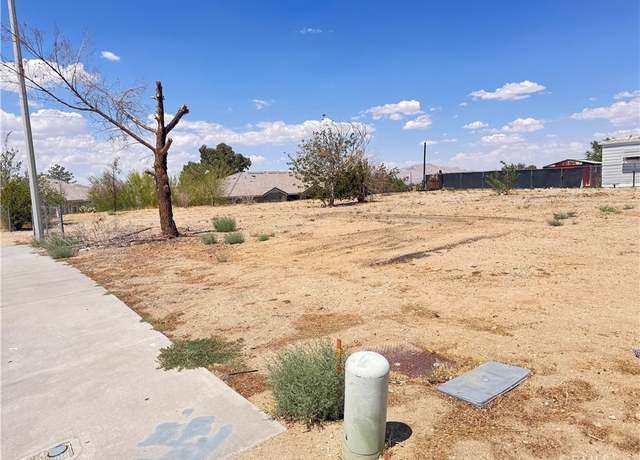Property at 16740 Pebble Beach Dr, Victorville, CA 92395