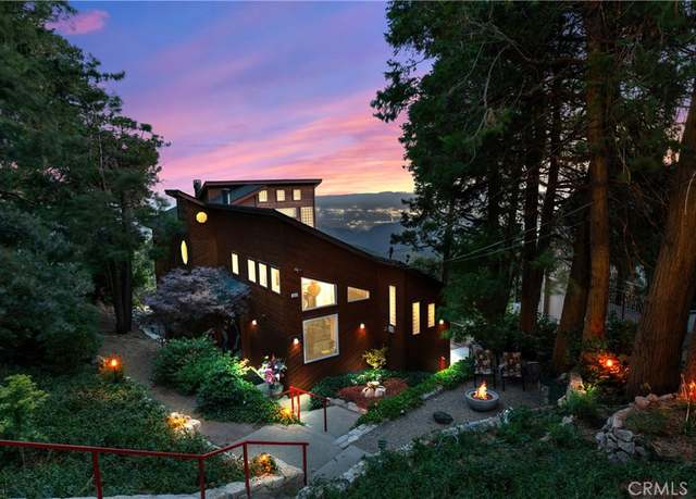 Property at 28527 Willow Rd, Lake Arrowhead, CA 92385, 2 beds, 2.5 baths
