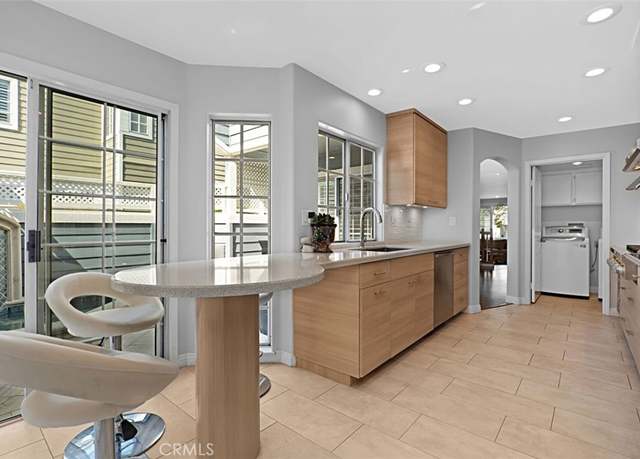 Property at 600 John K Dr #102, Long Beach, CA 90803, 2 beds, 2.5 baths