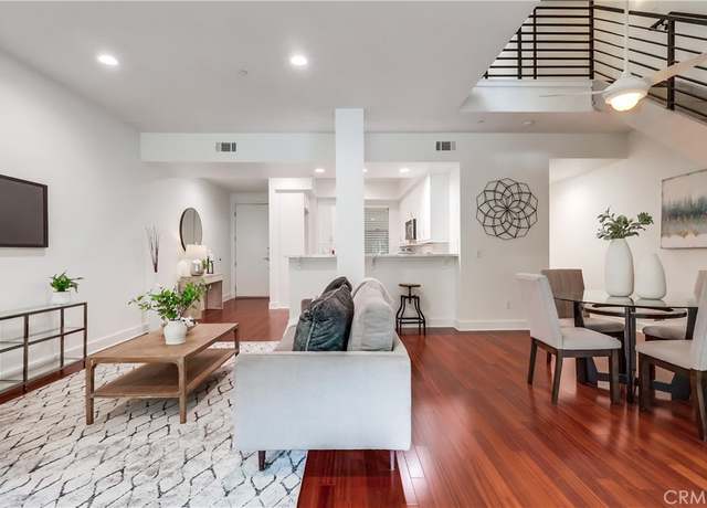 Property at 395 East 4th St #13, Long Beach, CA 90802, 2 beds, 1.5 baths