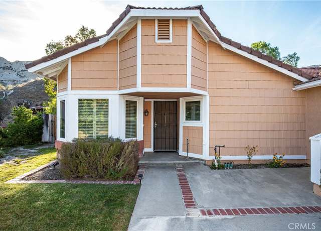 Photo of 29725 Poppy Meadow St, Canyon Country, CA 91387