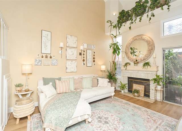 Property at 1505 Haven Ln, Santa Ana, CA 92703, 3 beds, 2.5 baths