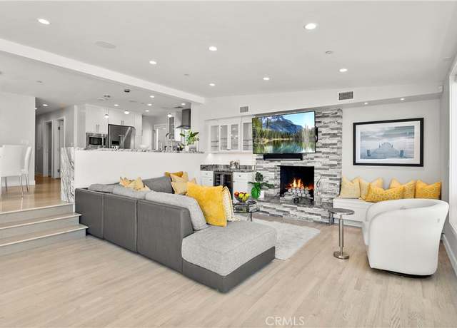 Property at 166 Fairview St, Laguna Beach, CA 92651, 5 beds, 4.5 baths