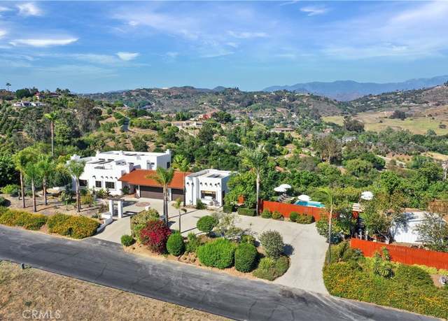 Property at 3064 Via Loma, Fallbrook, CA 92028, 5 beds, 4.5 baths