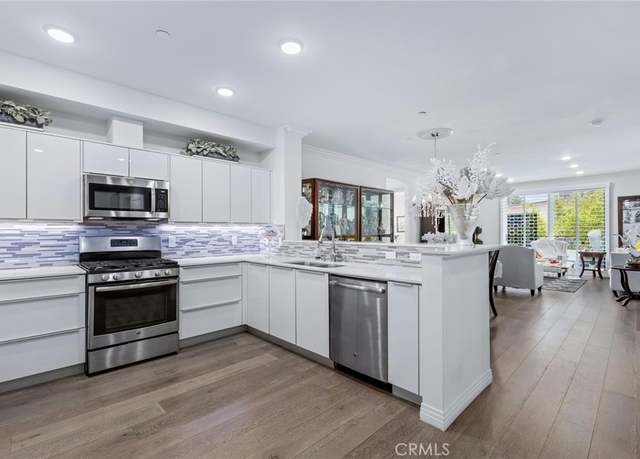 Property at 5253 Vantage Ave #202, Valley Village, CA 91607, 3 beds, 2 baths
