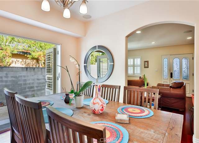 Property at 405 W Ellis Ave, Inglewood, CA 90302, 4 beds, 3.5 baths