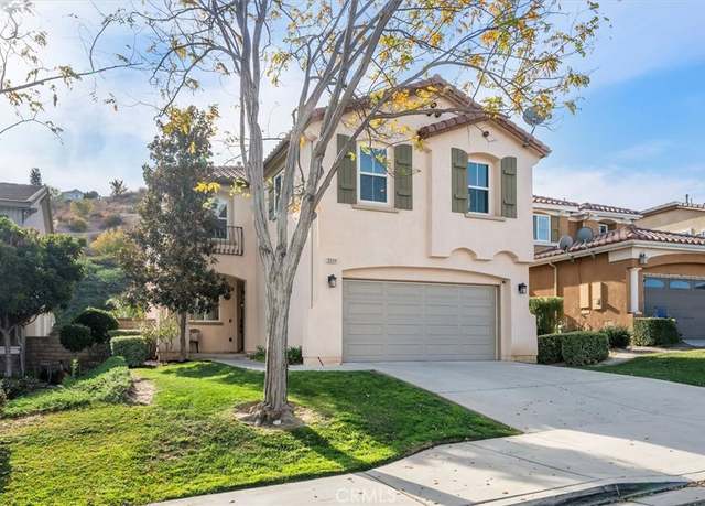 Property at 19944 Christopher Ln, Saugus, CA 91350, 3 beds, 3 baths